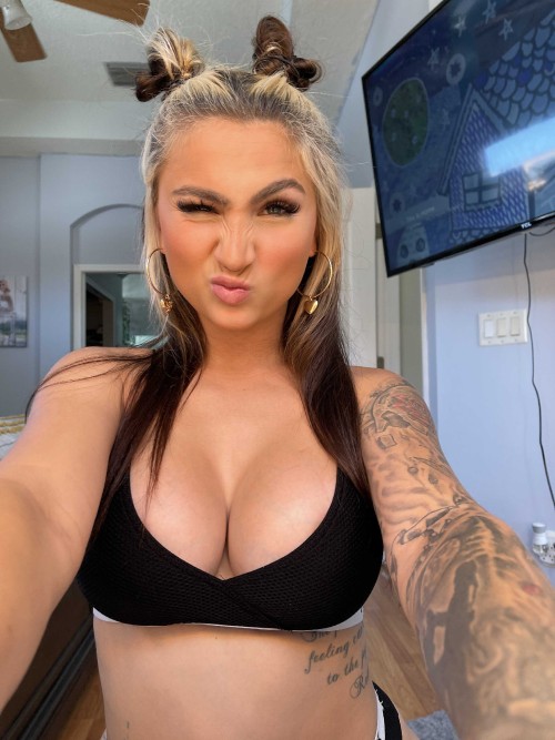 vipkay 02 01 2022 2316029449 Trust me baby, you do not wanna miss that bundle I sent you ???